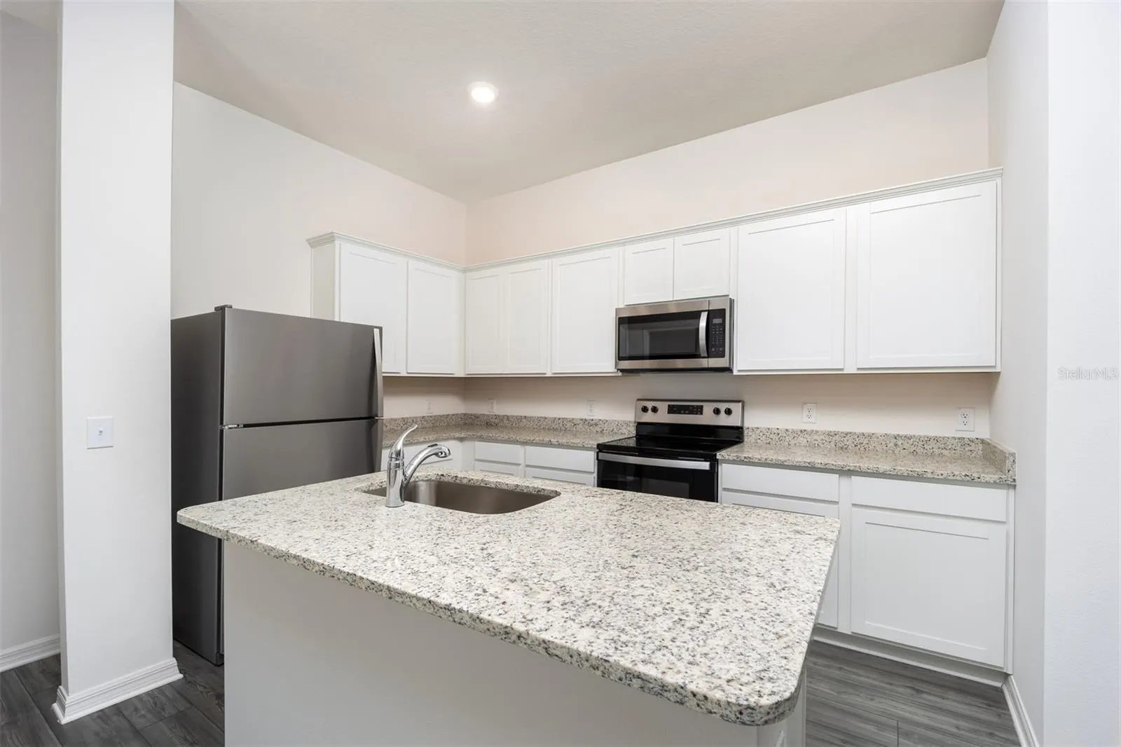 400 SOL VISTA DR