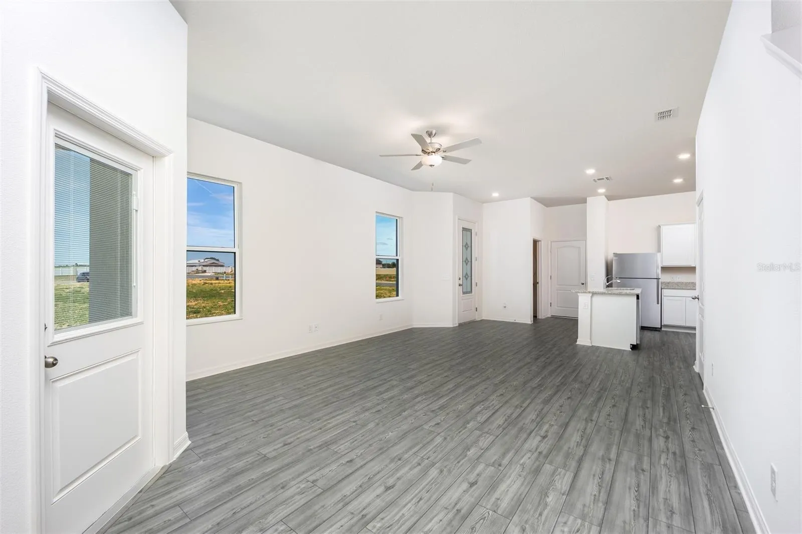 400 SOL VISTA DR