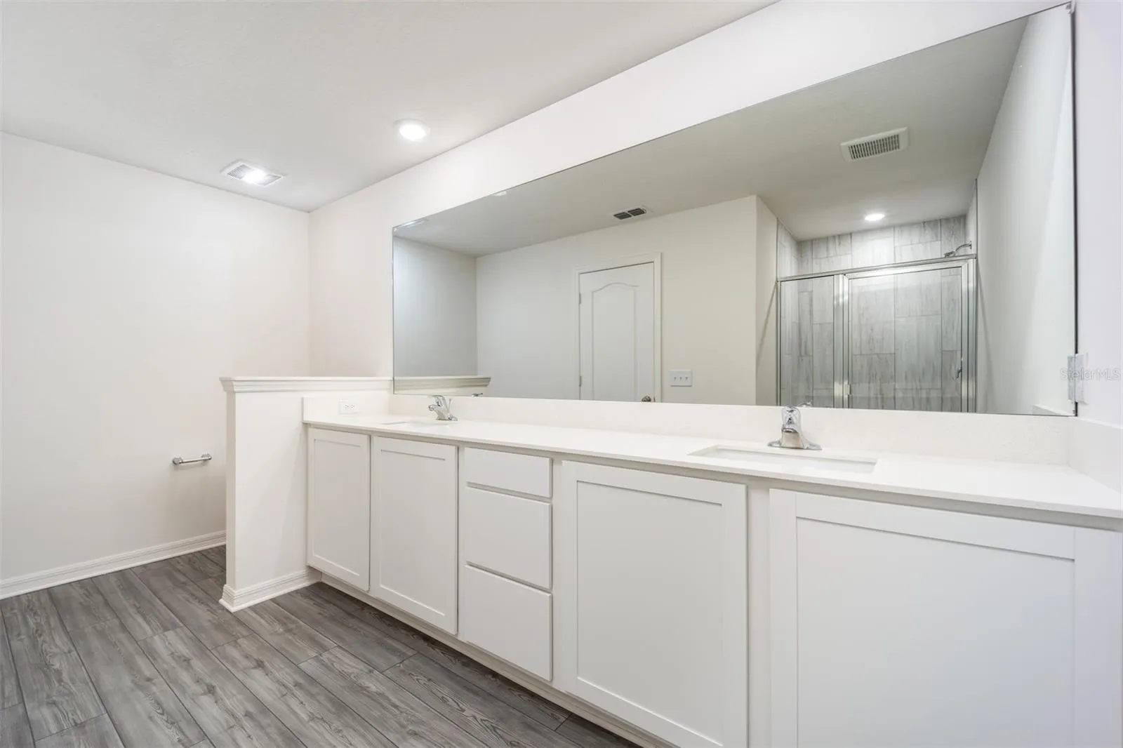 400 SOL VISTA DR