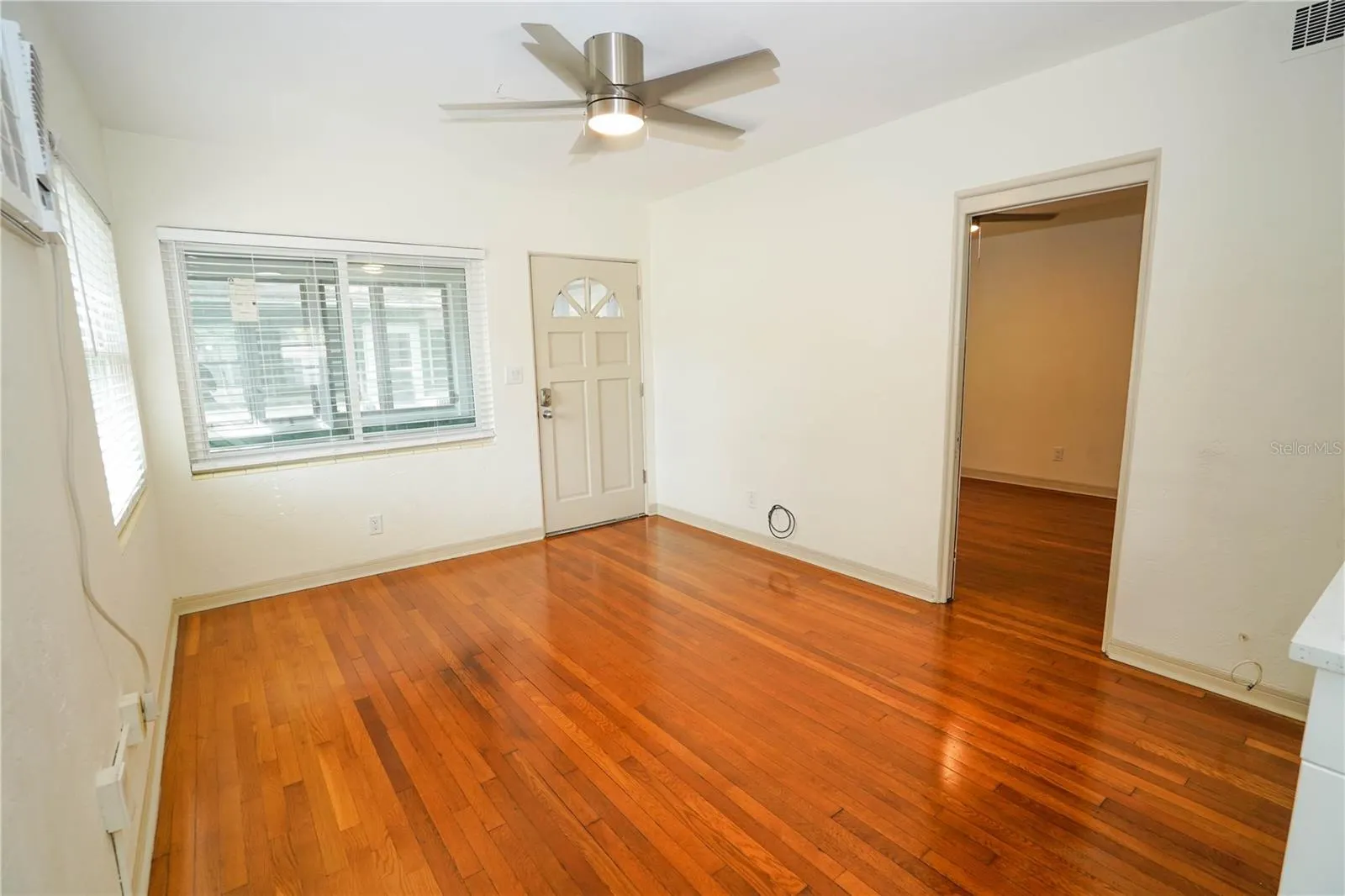 2001 DR MARTIN LUTHER KING JR ST N #1, #1