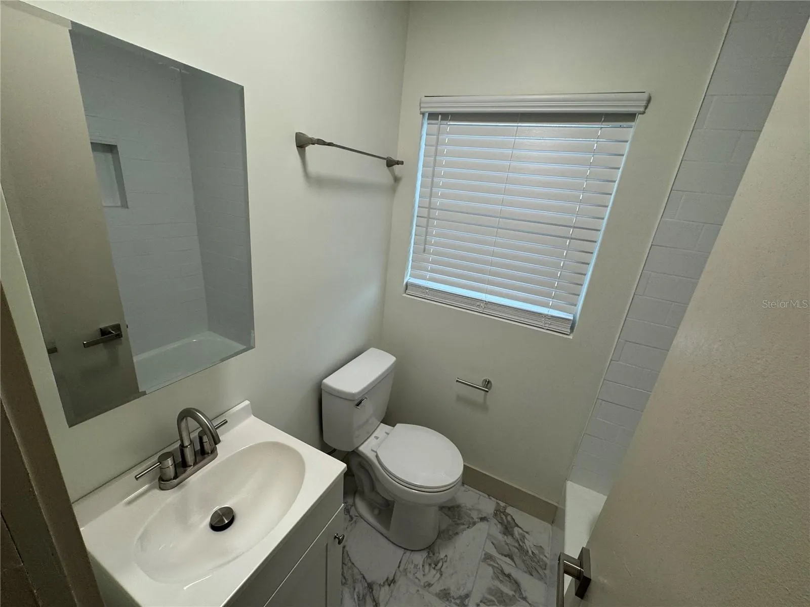 2001 DR MARTIN LUTHER KING JR ST N #1, #1