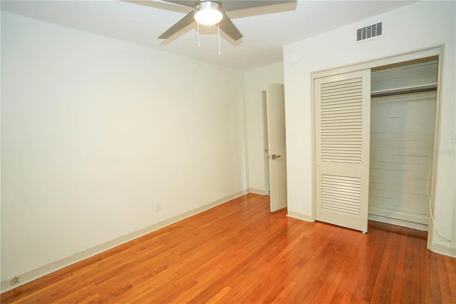 2001 DR MARTIN LUTHER KING JR ST N #1, #1