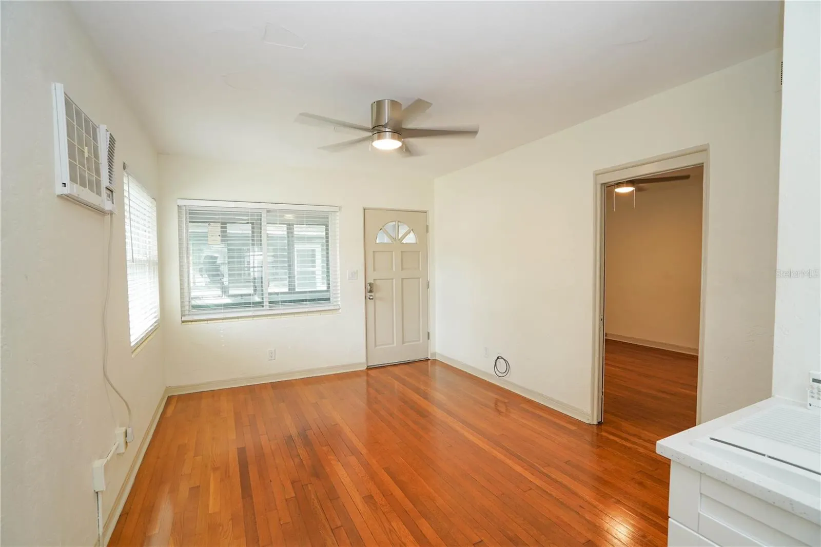 2001 DR MARTIN LUTHER KING JR ST N #1, #1
