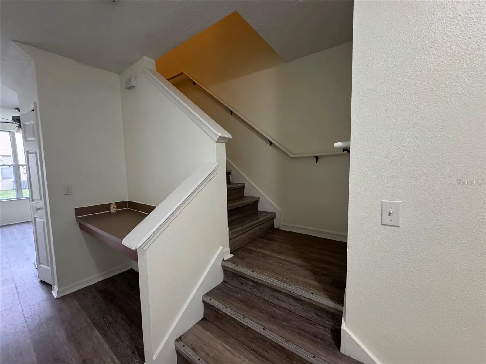 9775 CARLSDALE DR