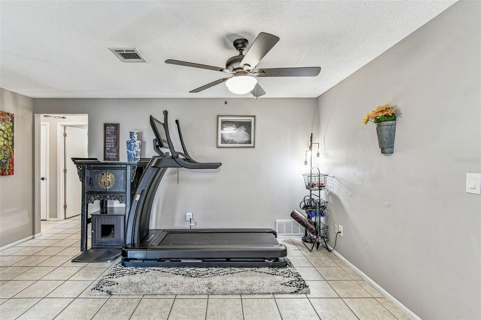 1878 PRINCETON DR