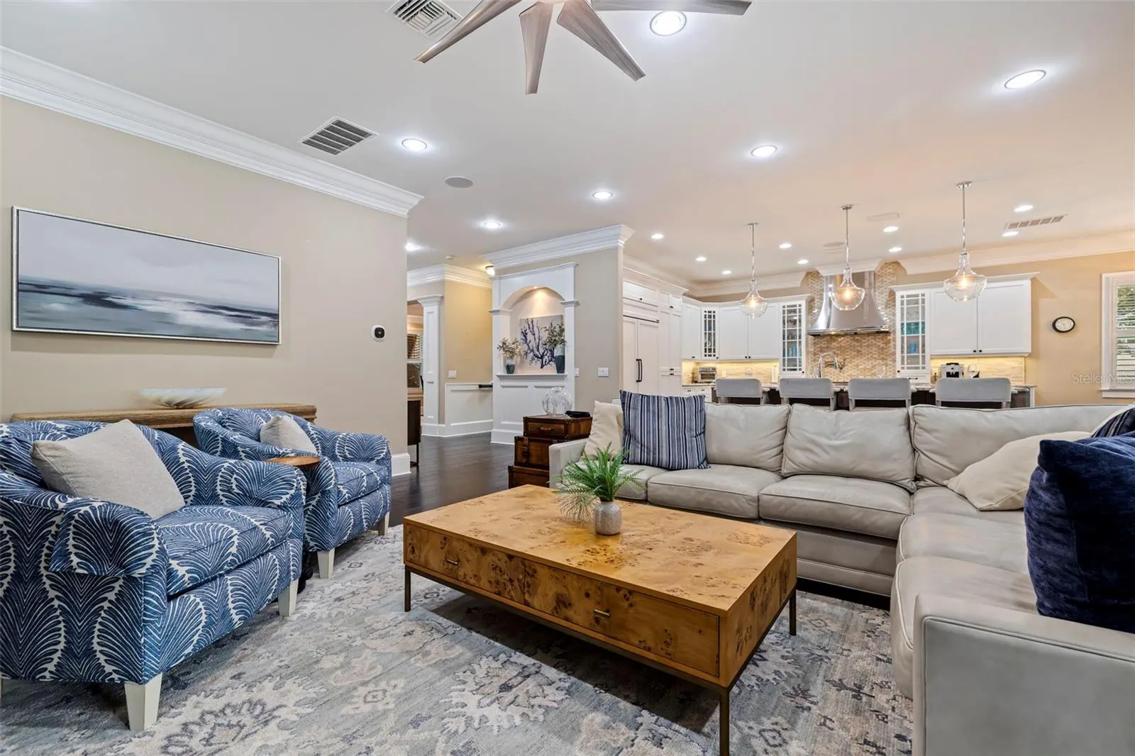 310 8TH AVE N