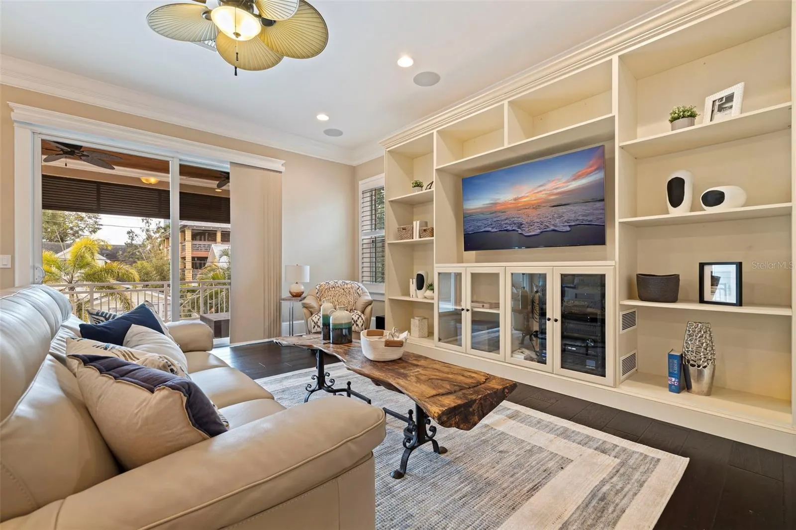 310 8TH AVE N