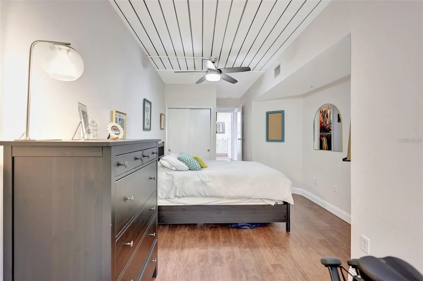 2411 W HORATIO ST #526, #526