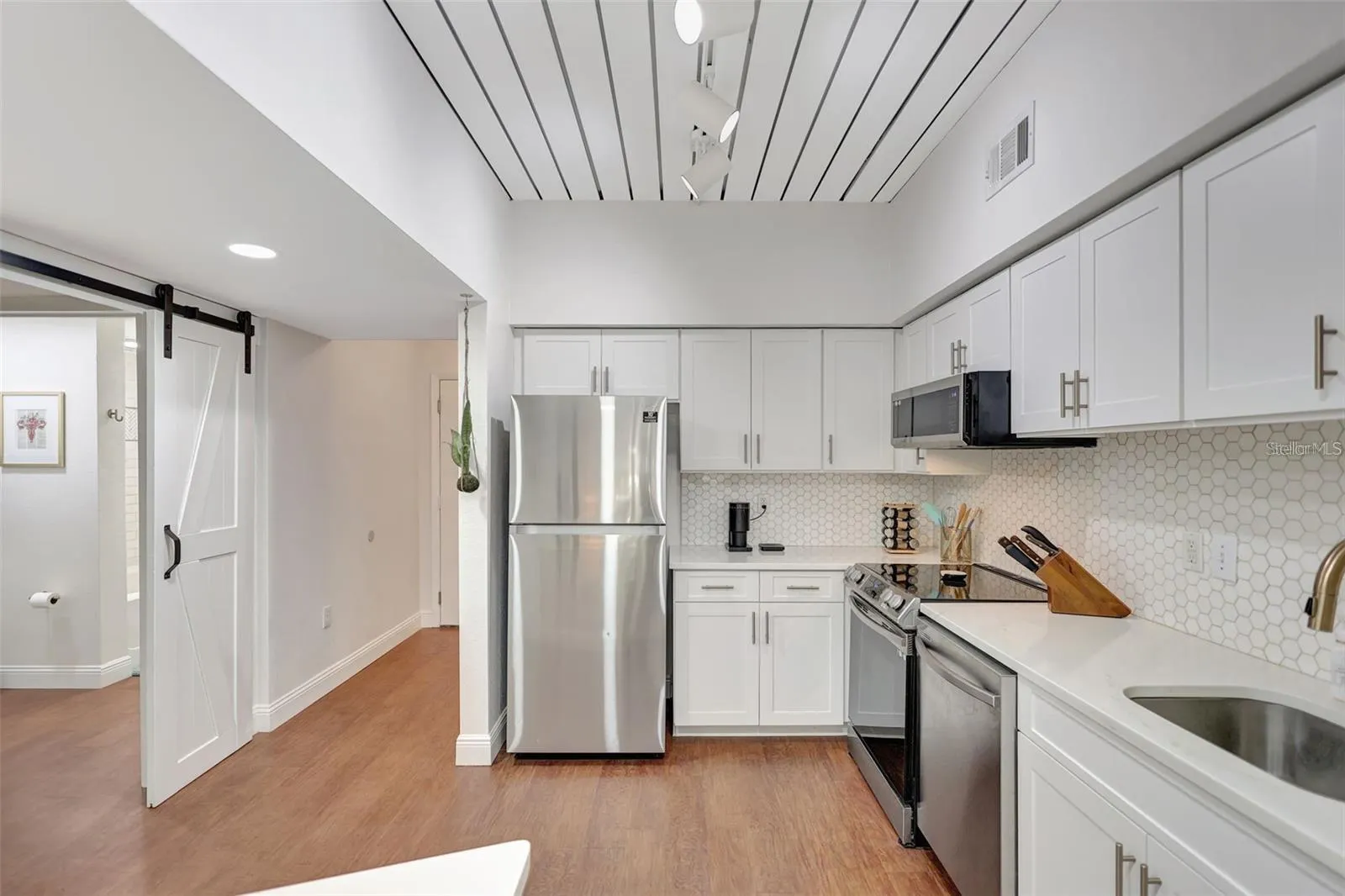 2411 W HORATIO ST #526, #526