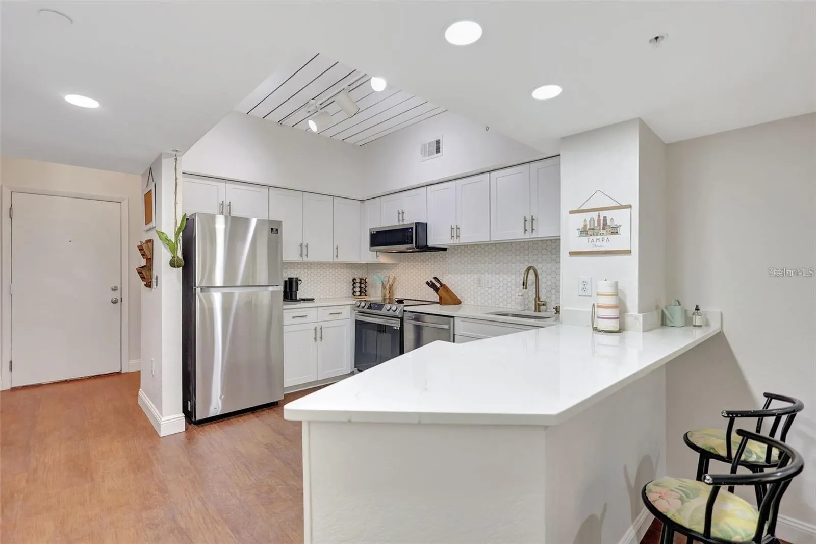 2411 W HORATIO ST #526, #526
