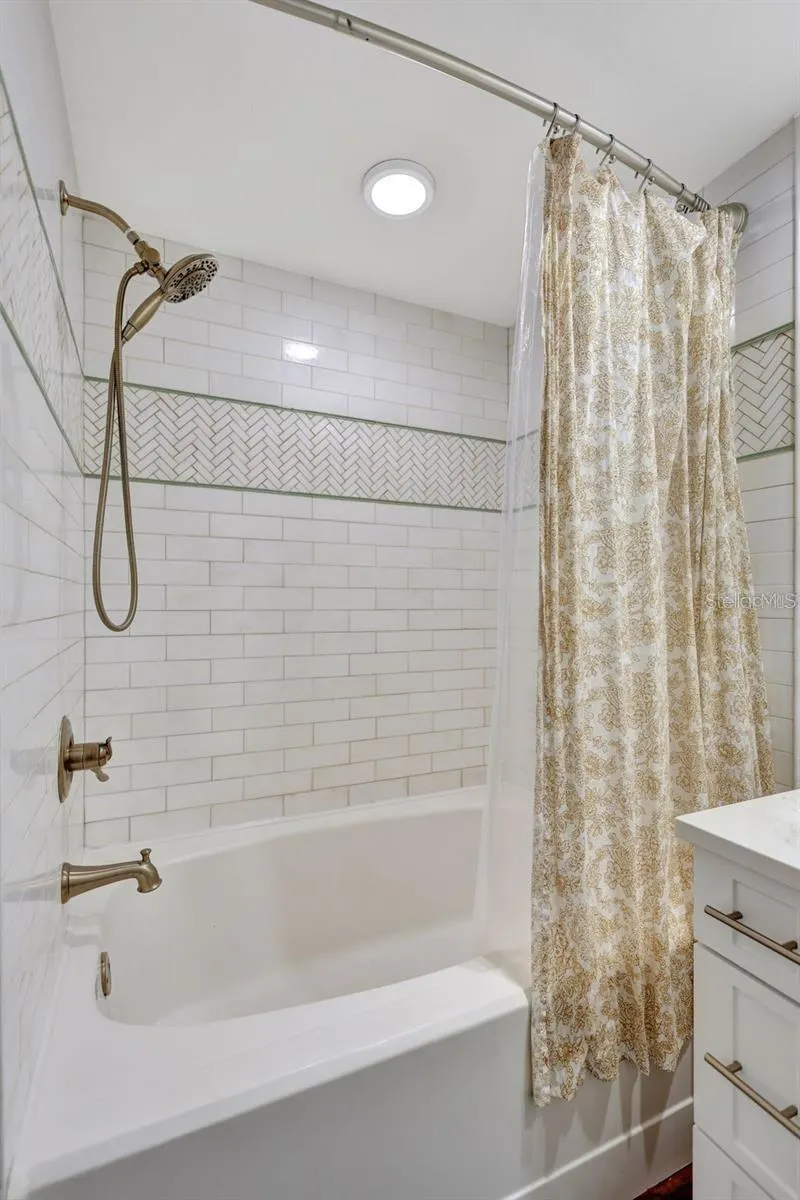 2411 W HORATIO ST #526, #526