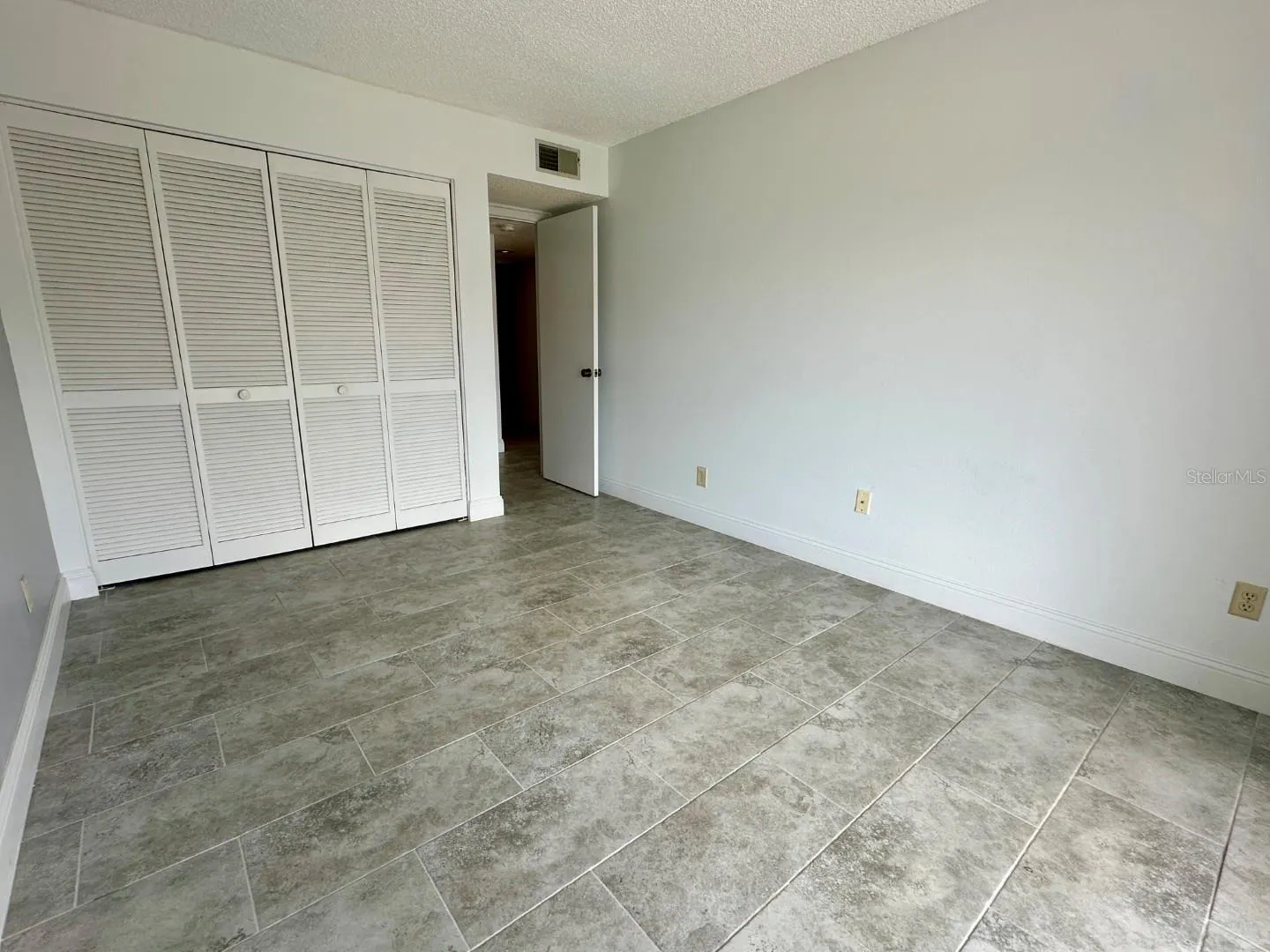 2581 COUNTRYSIDE BLVD #2313, #2313