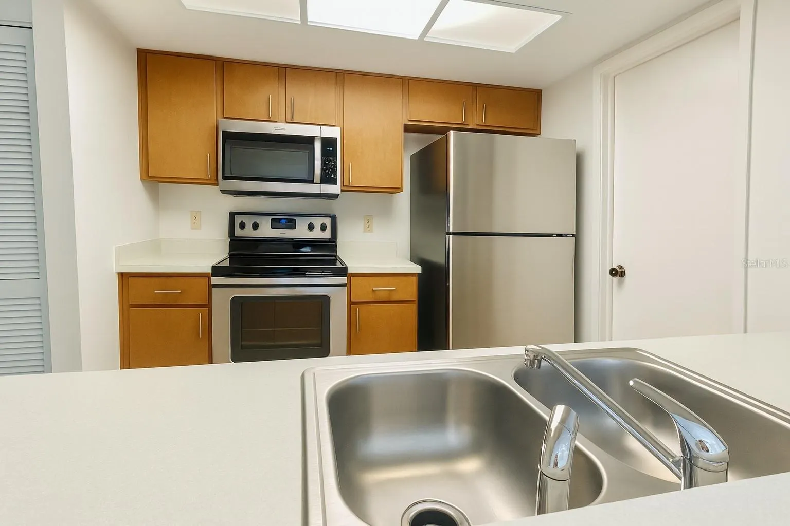 2581 COUNTRYSIDE BLVD #2313, #2313