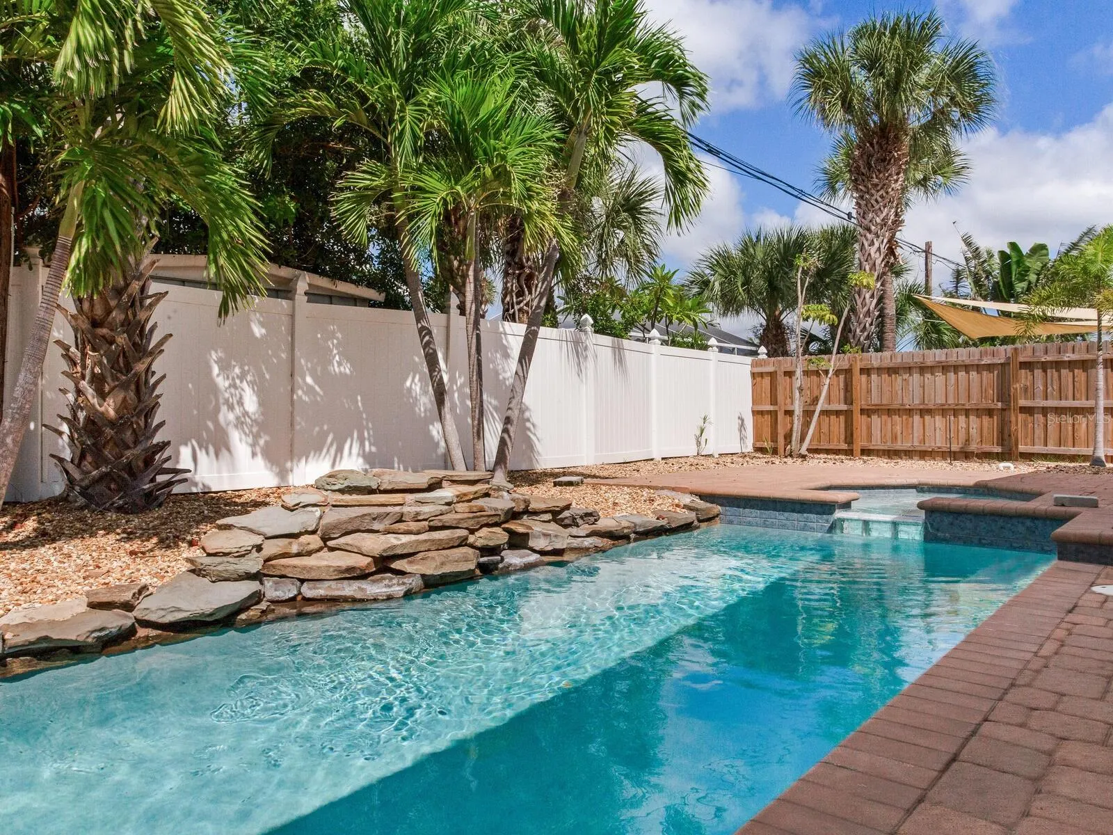 10120 PARADISE BLVD