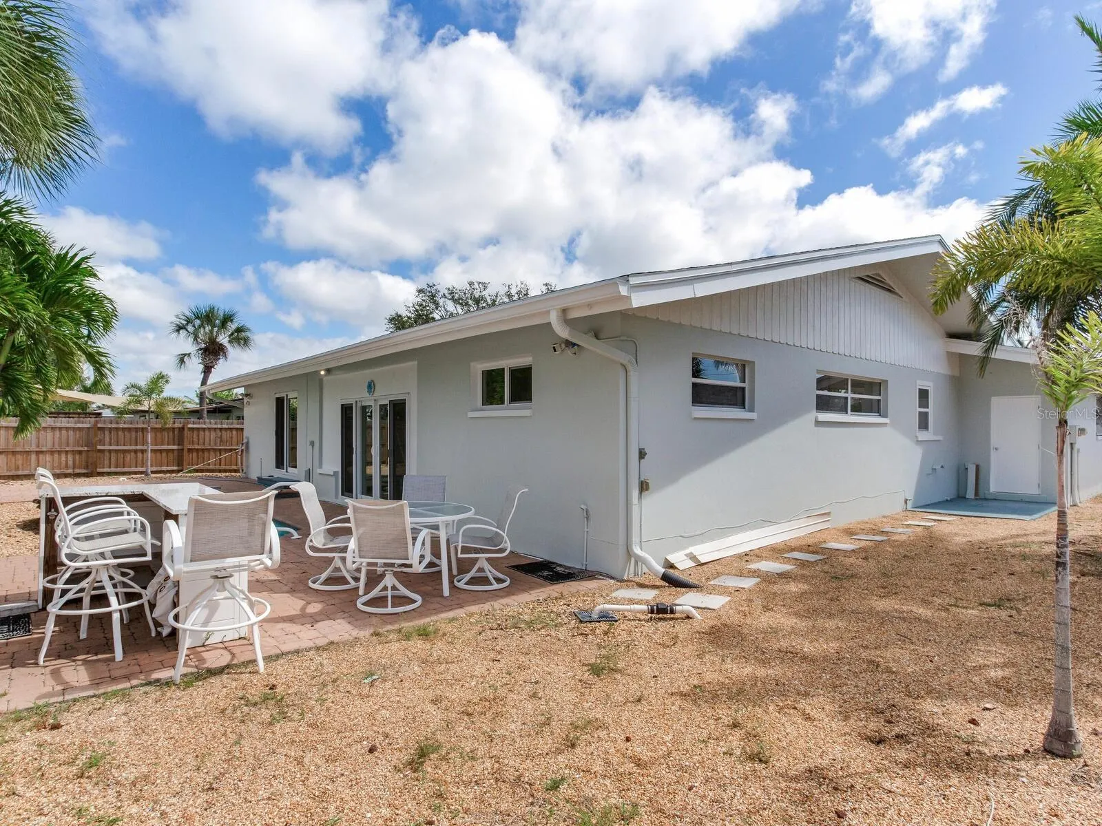 10120 PARADISE BLVD