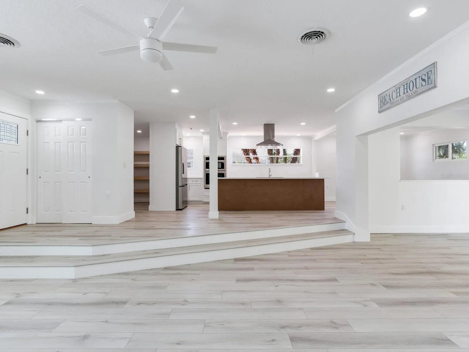 10120 PARADISE BLVD