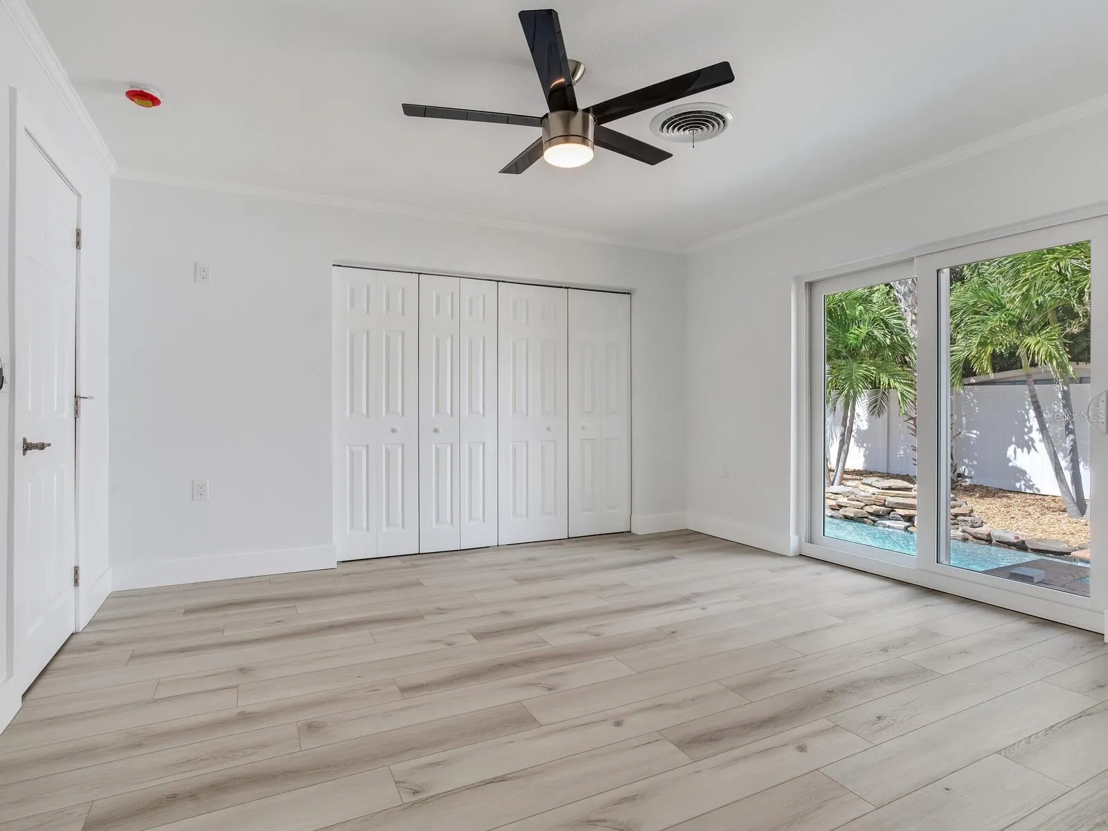 10120 PARADISE BLVD