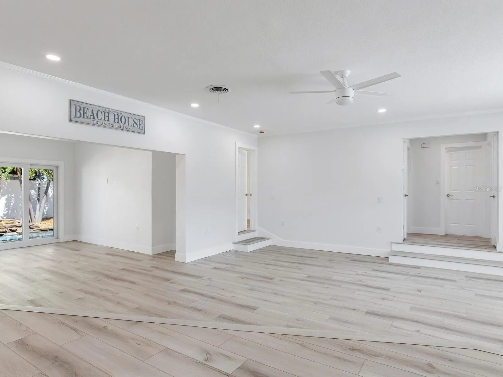 10120 PARADISE BLVD