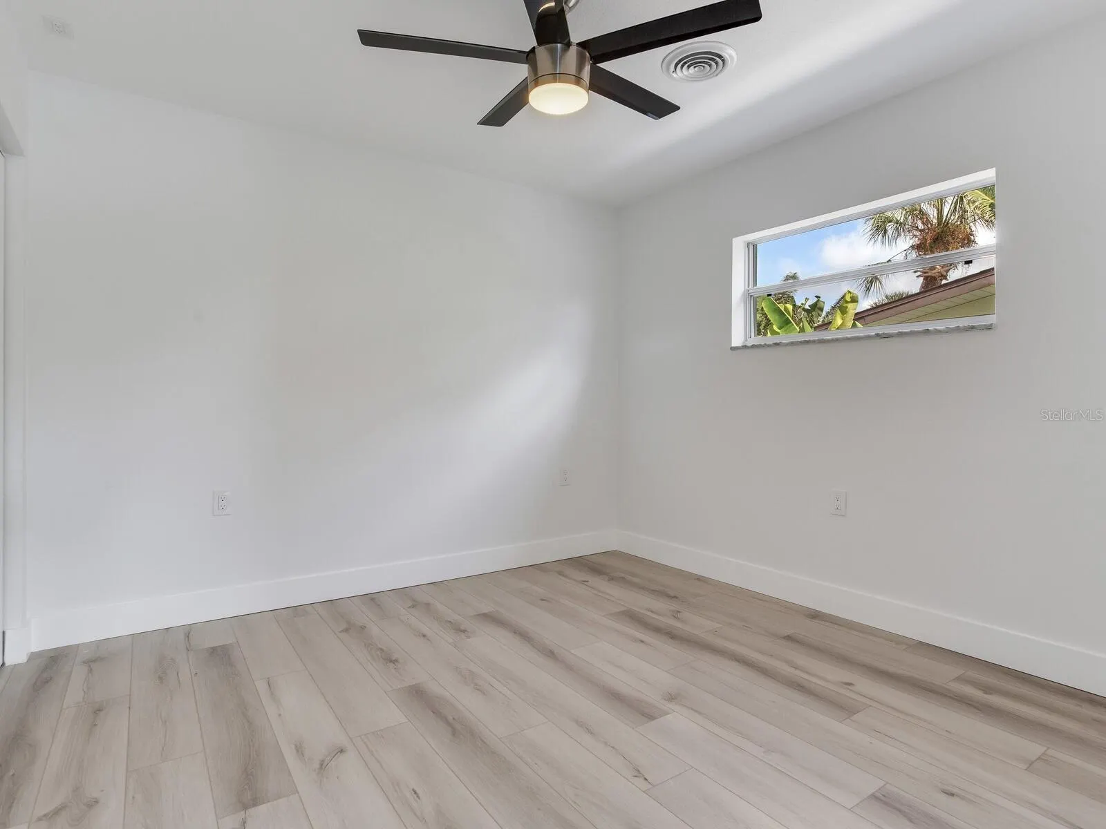 10120 PARADISE BLVD