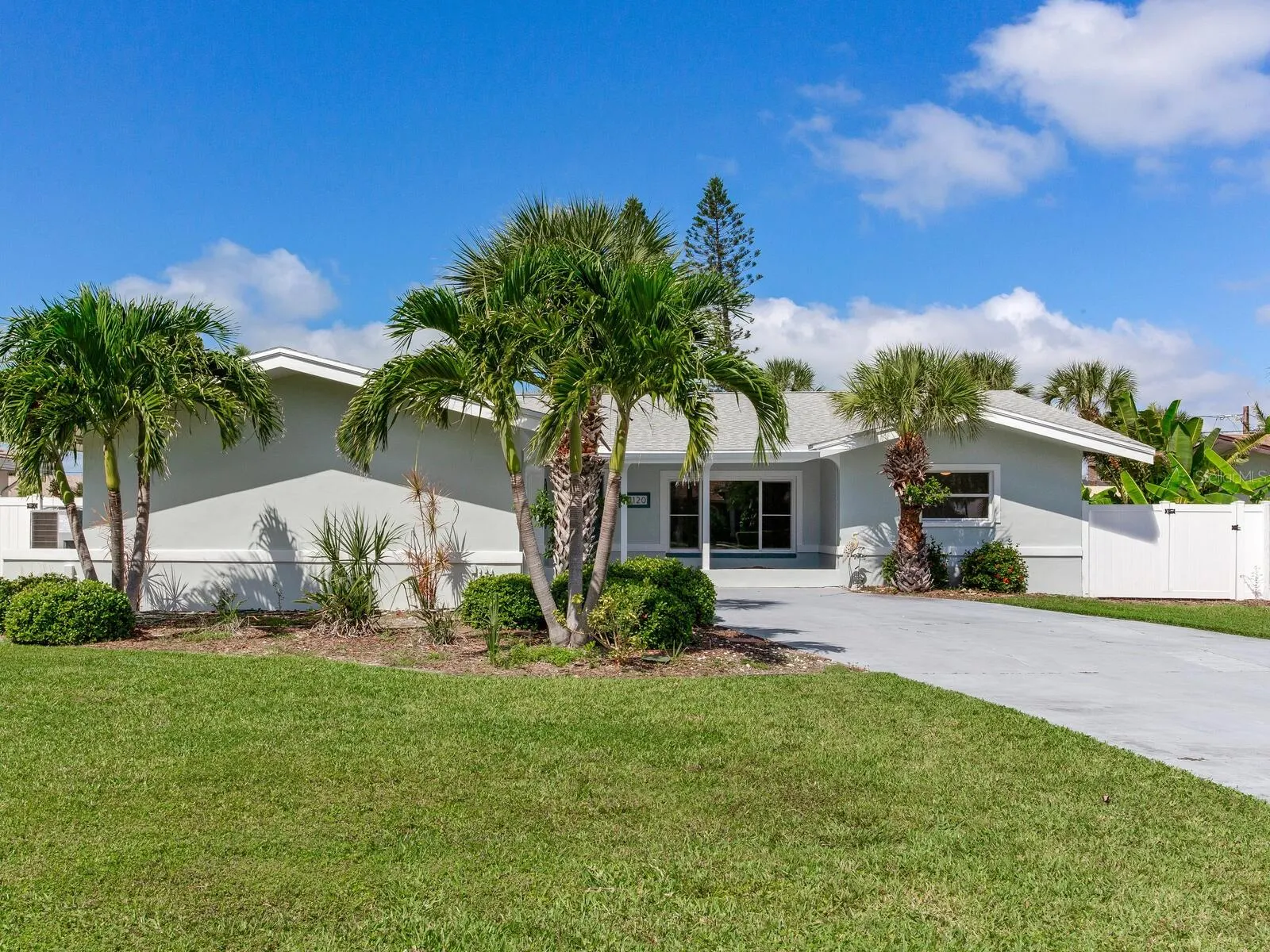 10120 PARADISE BLVD