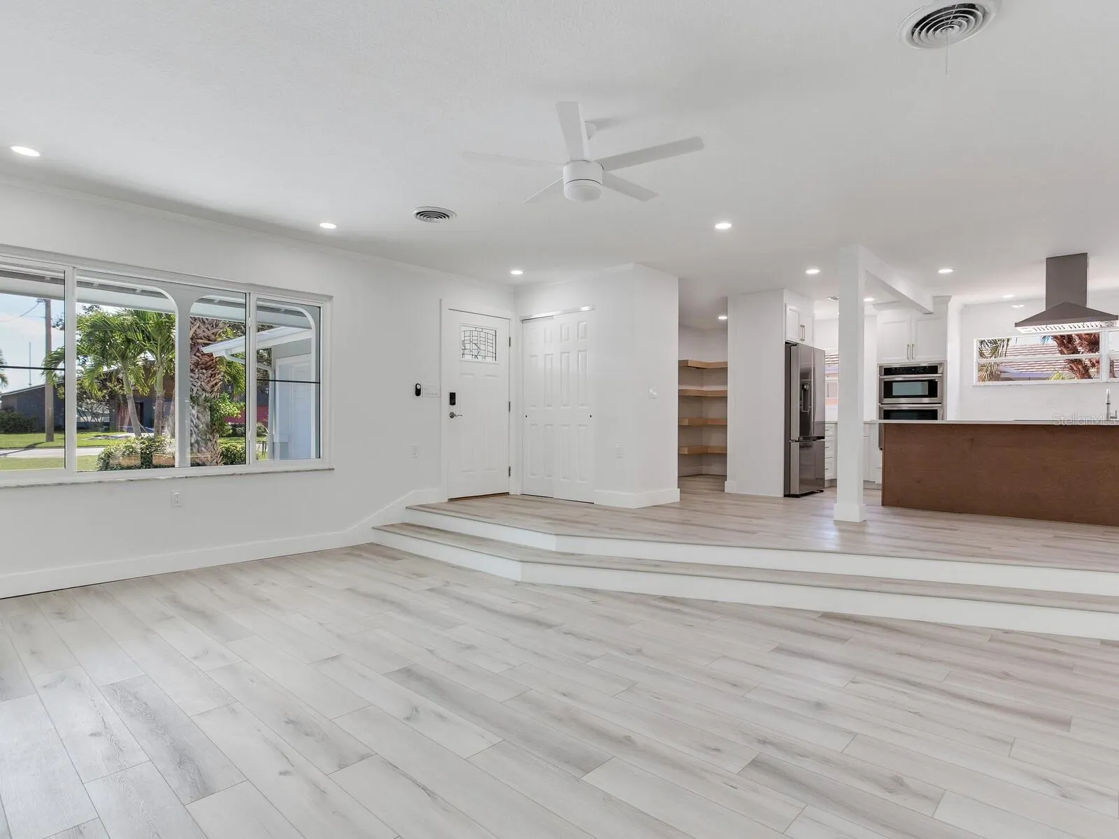 10120 PARADISE BLVD