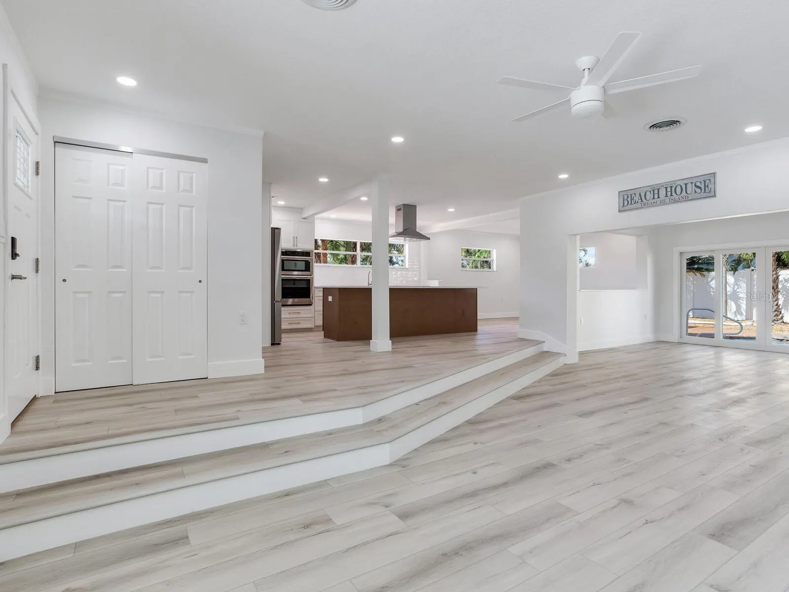 10120 PARADISE BLVD