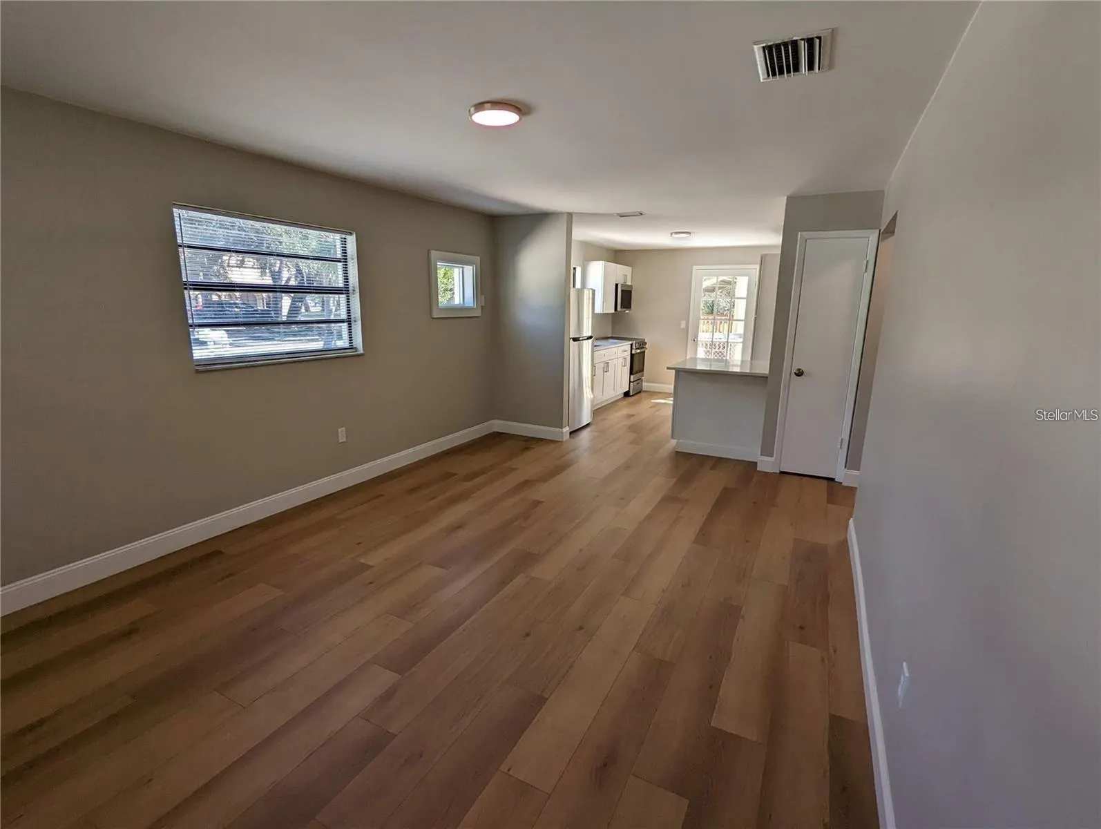 1920 SPRINGTIME AVE