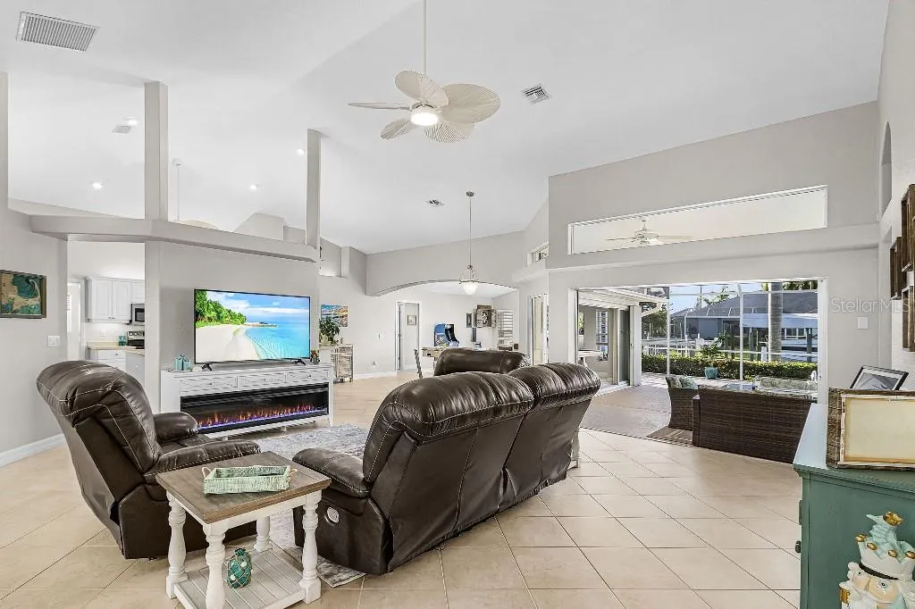 15626 MEACHAM CIR