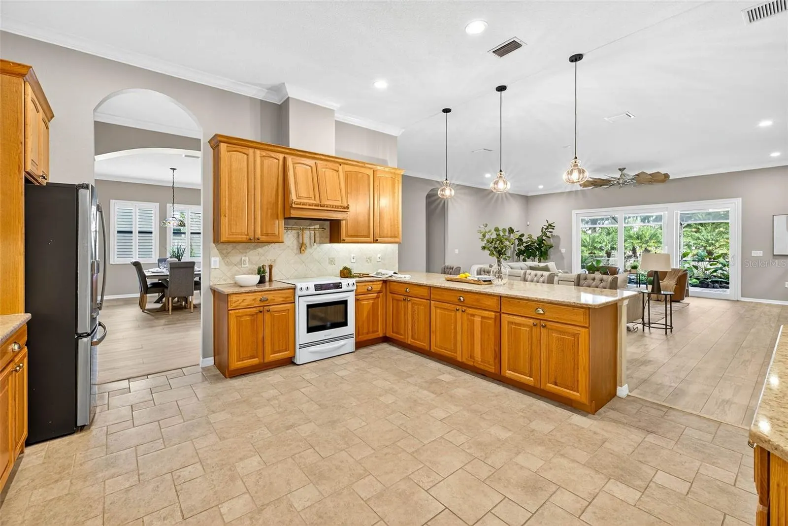 3420 GRAYCLIFF LN