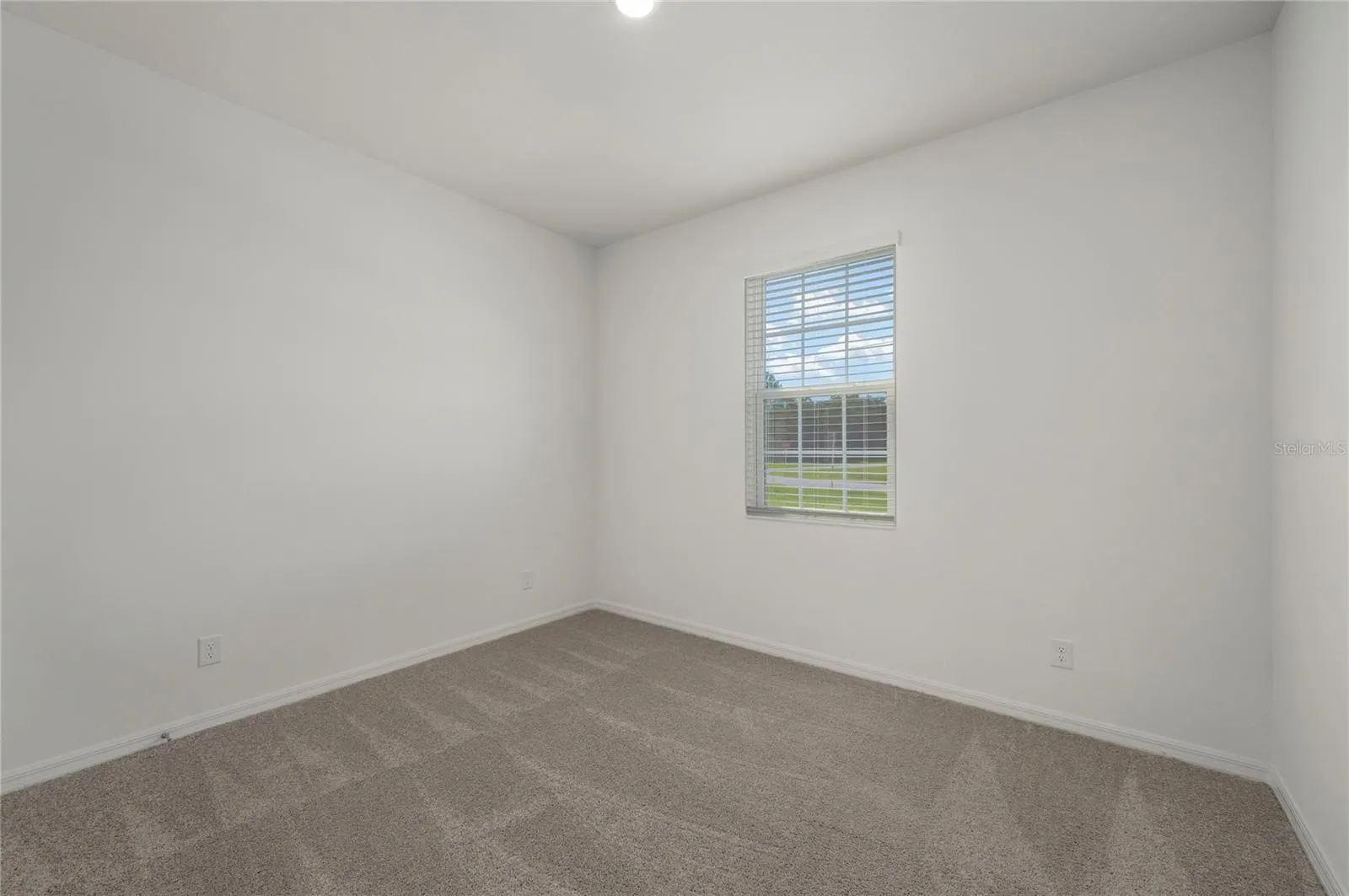 380 AMBERJACK CT