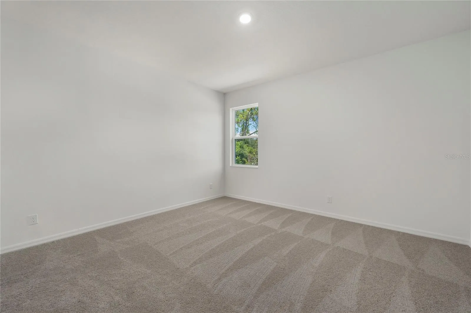380 AMBERJACK CT