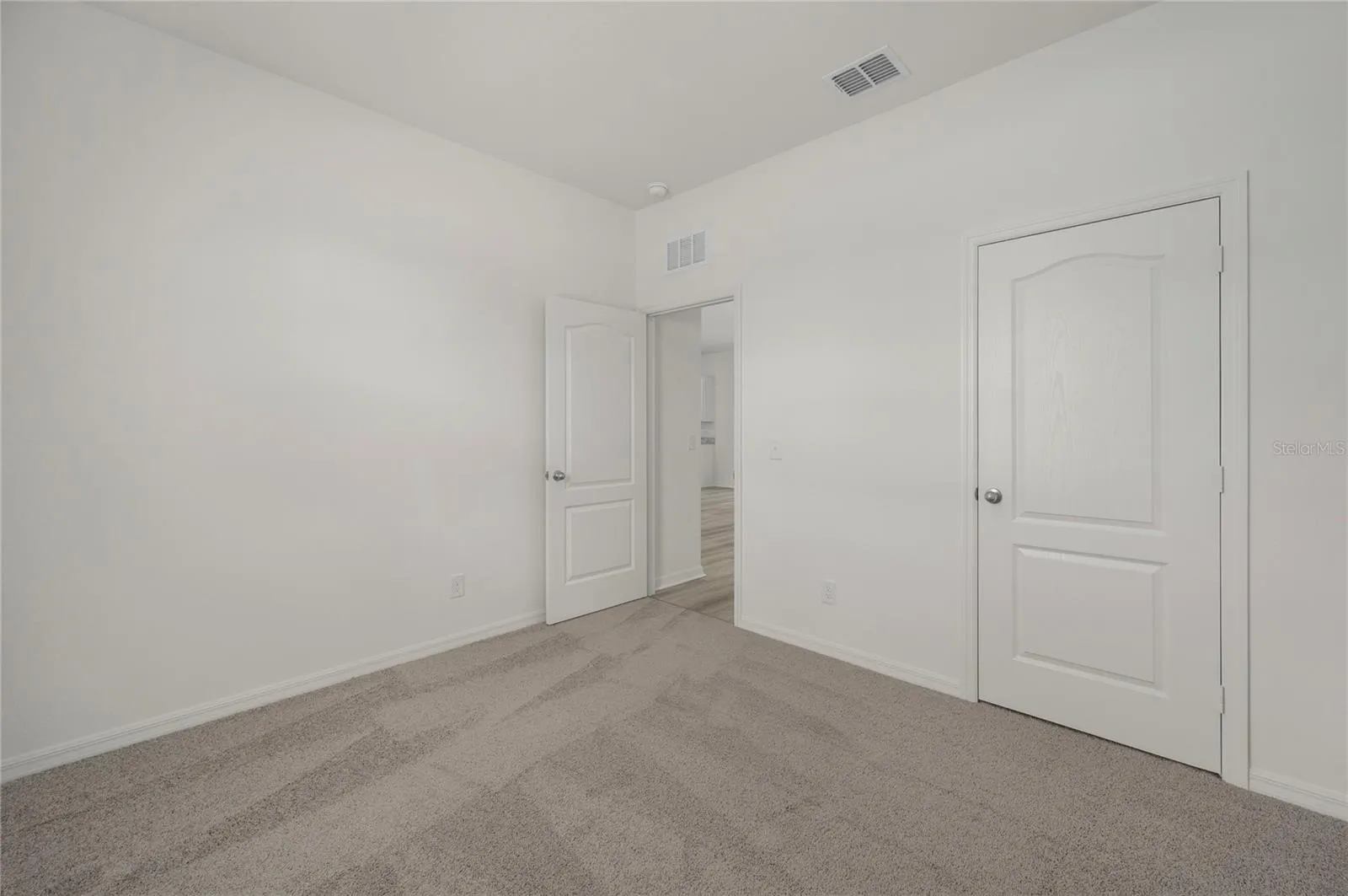 380 AMBERJACK CT