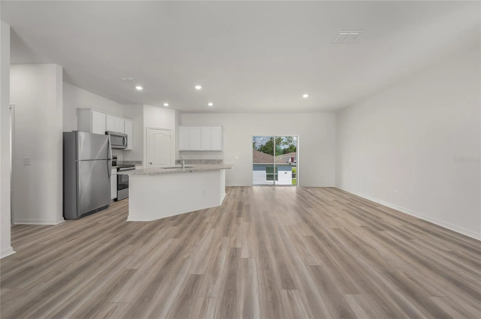 380 AMBERJACK CT