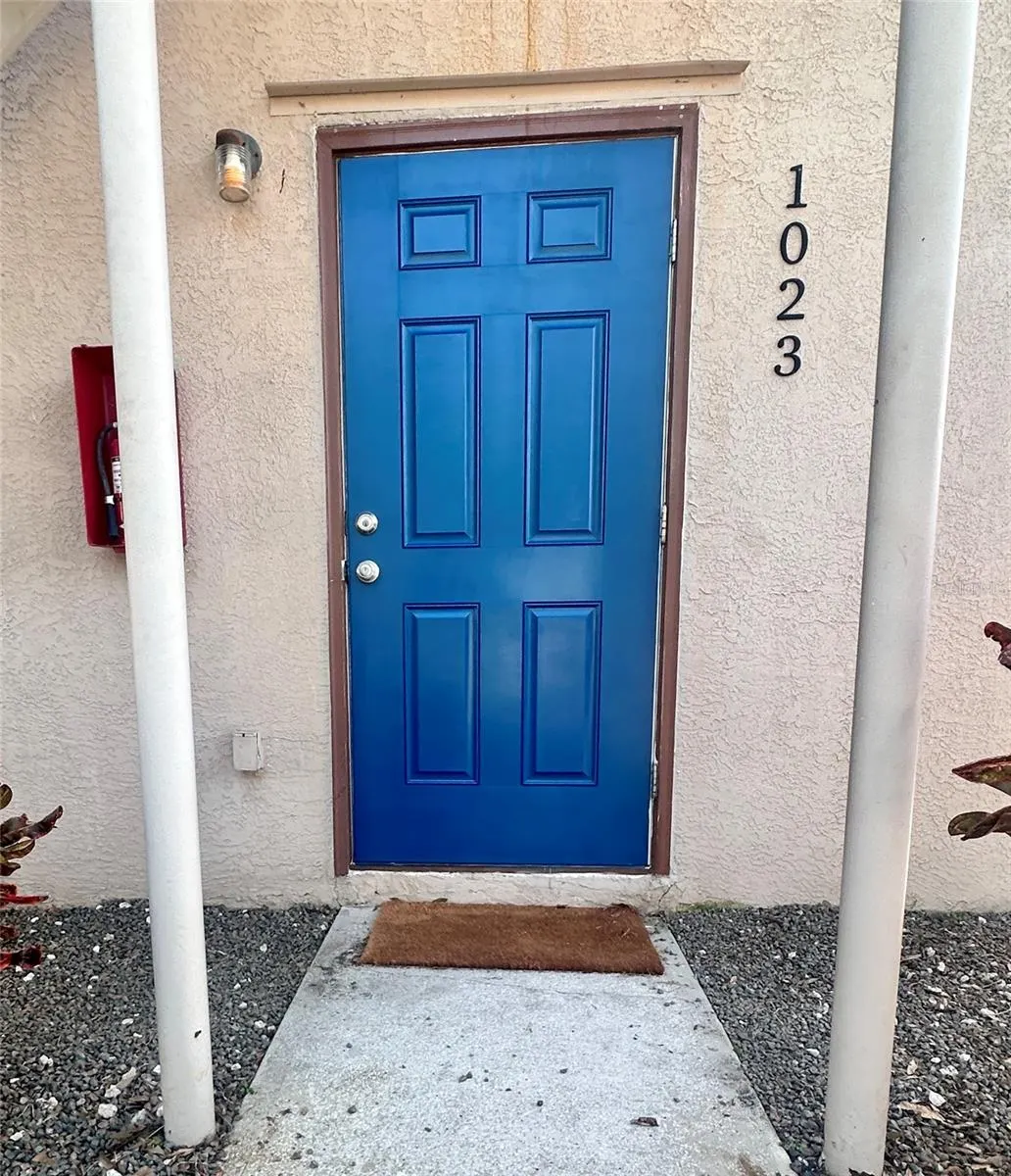 1023 DOUGLAS AVE