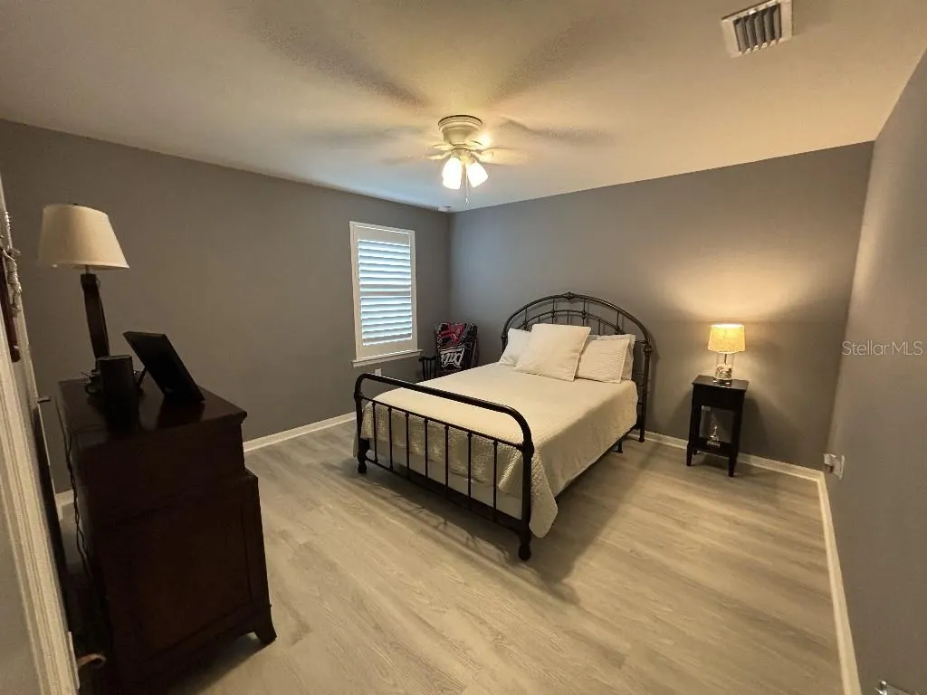 2409 CARNATION CT