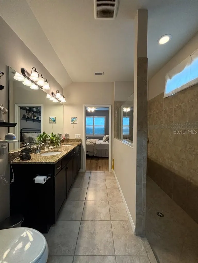 2409 CARNATION CT