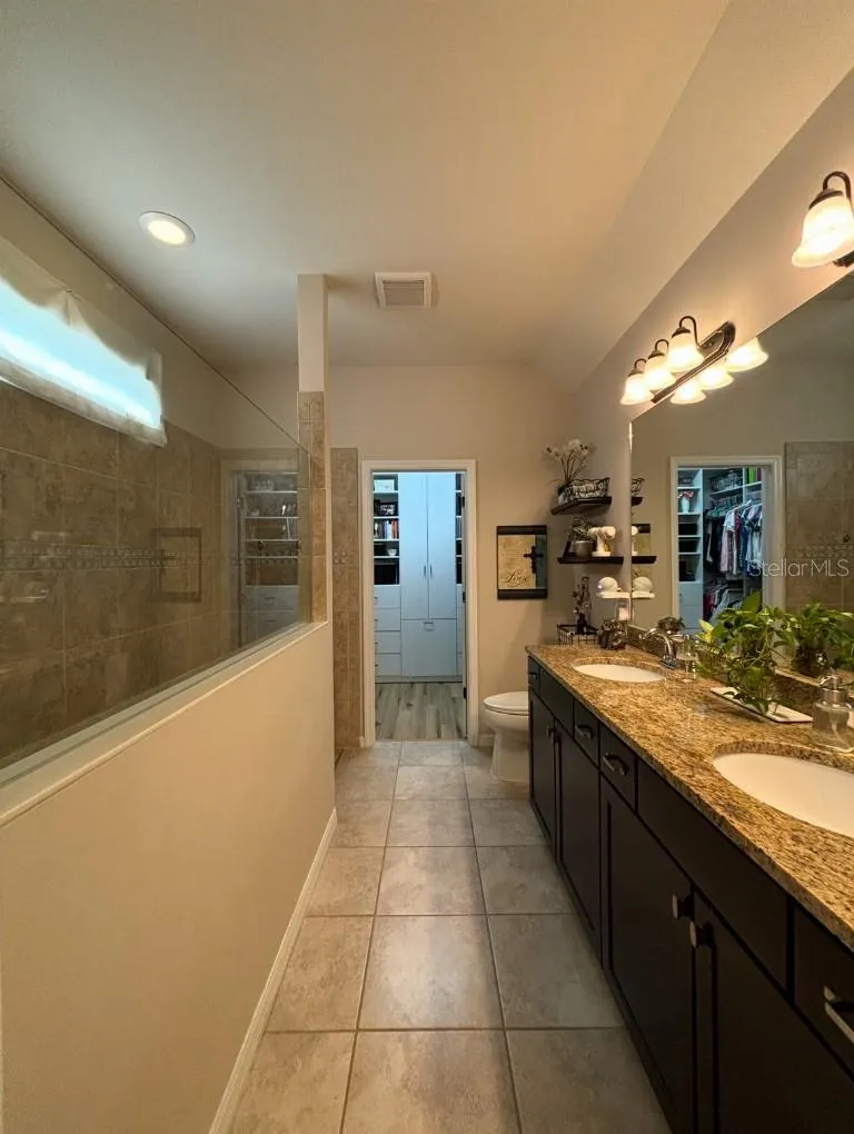 2409 CARNATION CT
