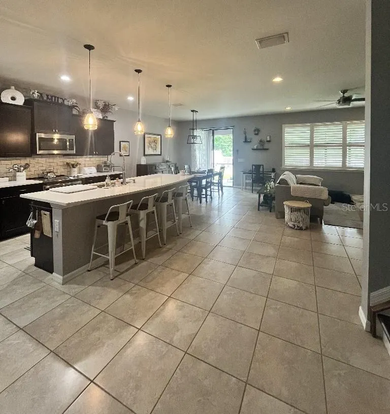 2409 CARNATION CT