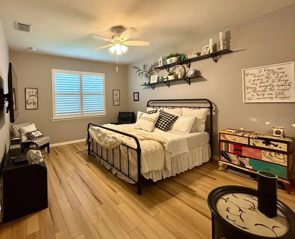 2409 CARNATION CT