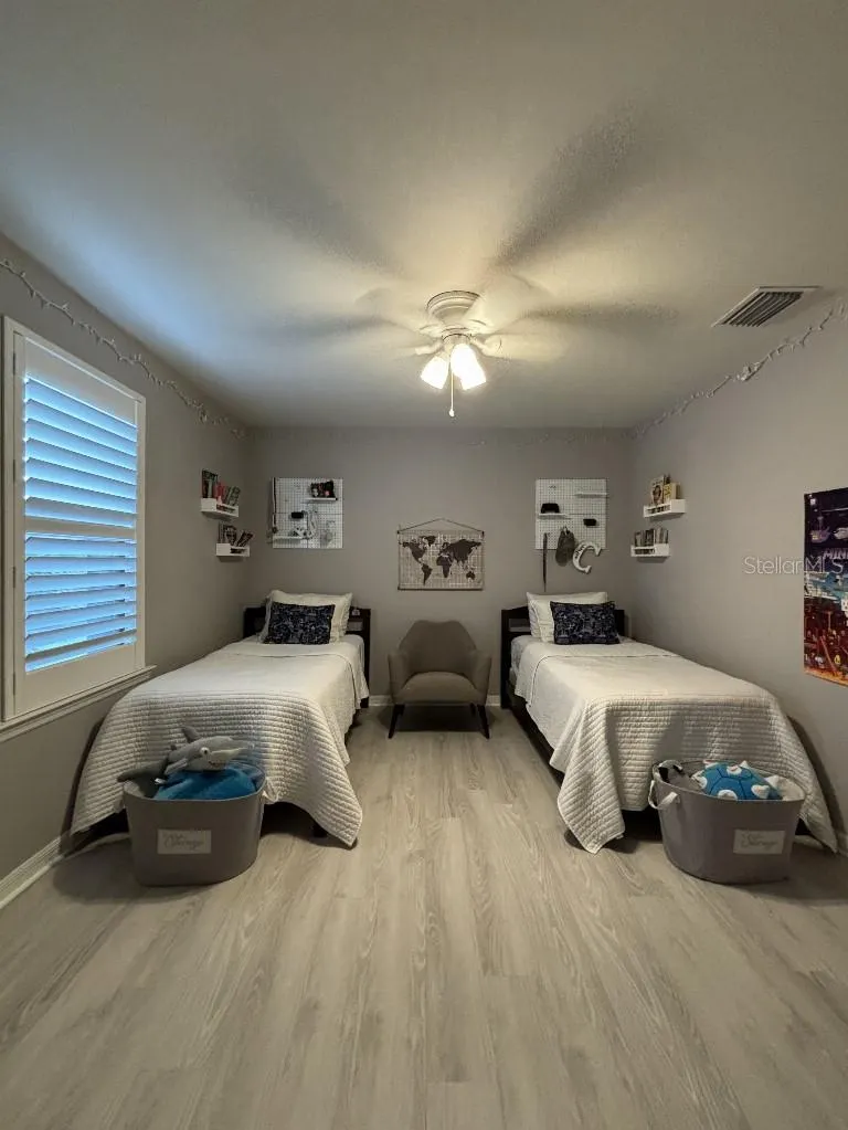 2409 CARNATION CT