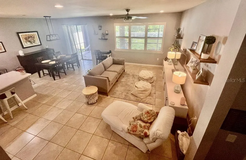 2409 CARNATION CT