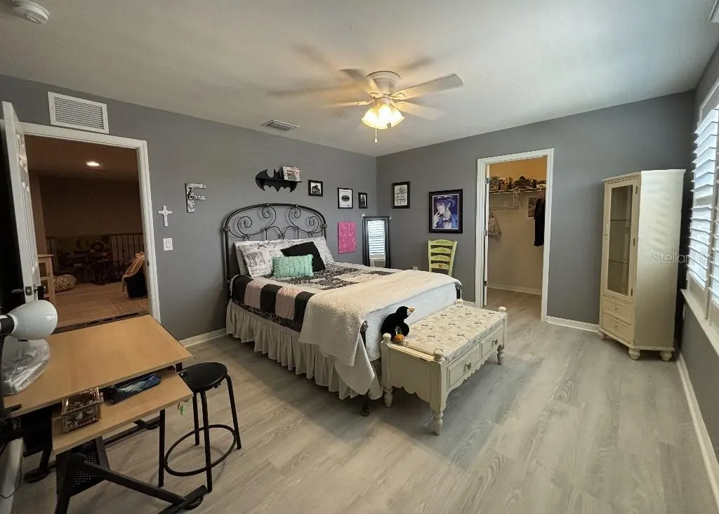 2409 CARNATION CT