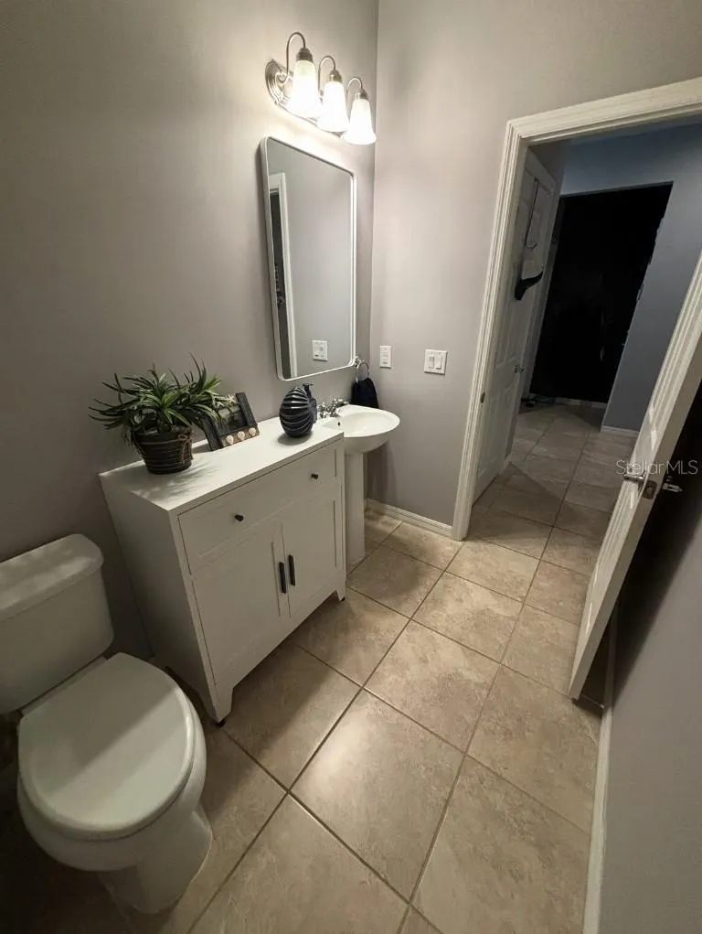 2409 CARNATION CT