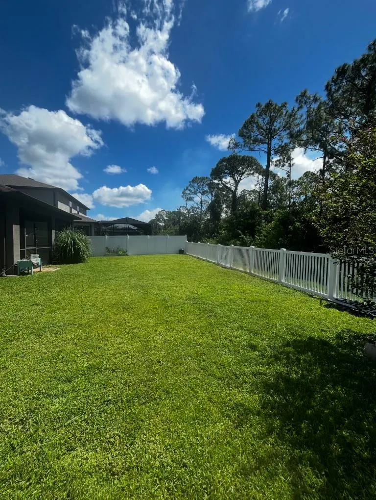 2409 CARNATION CT