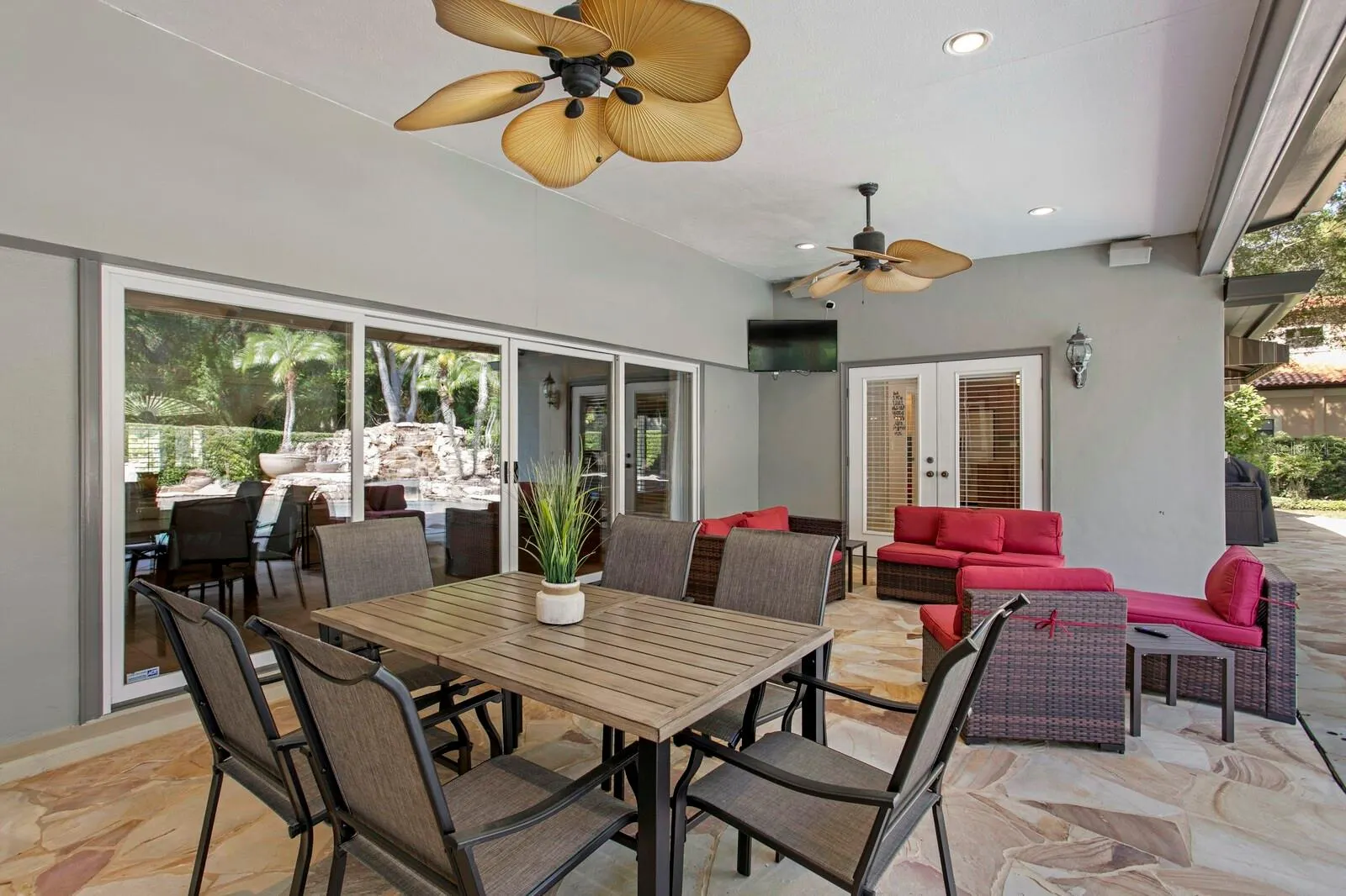 6352 W MACLAURIN DR