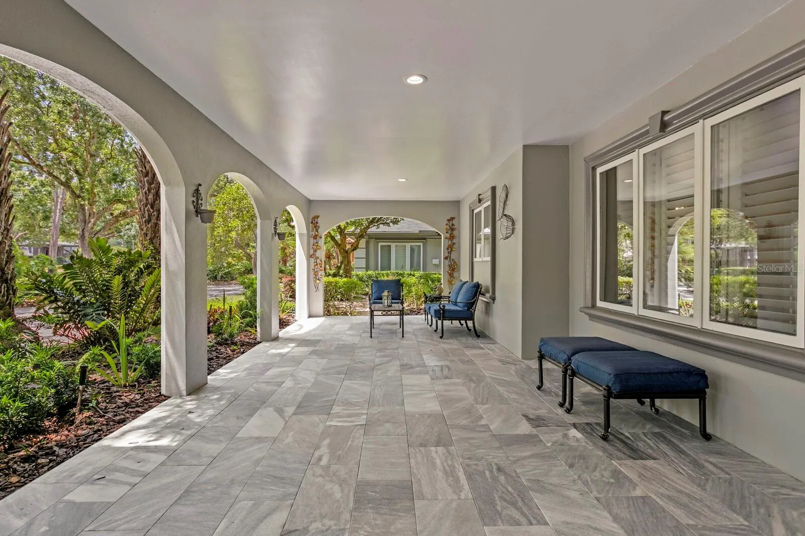 6352 W MACLAURIN DR