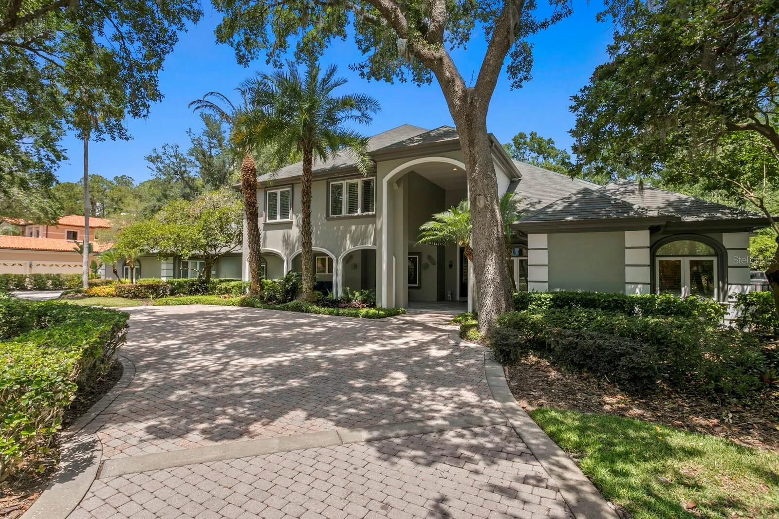 6352 W MACLAURIN DR