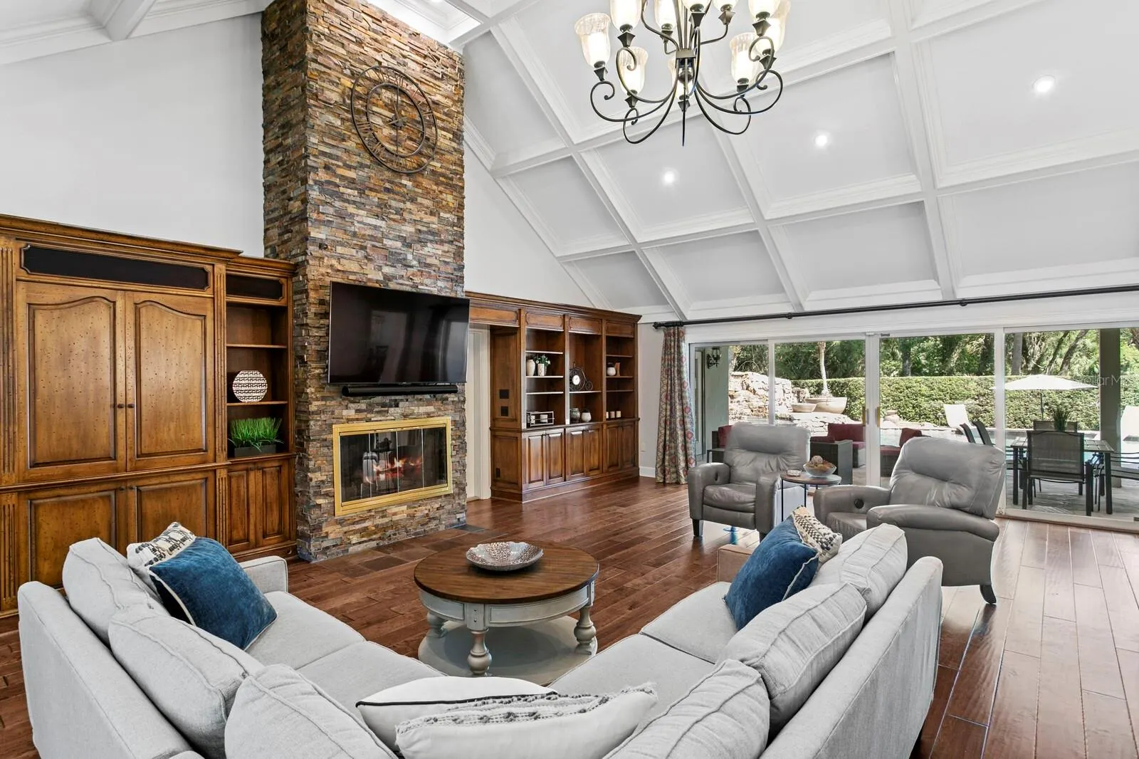 6352 W MACLAURIN DR