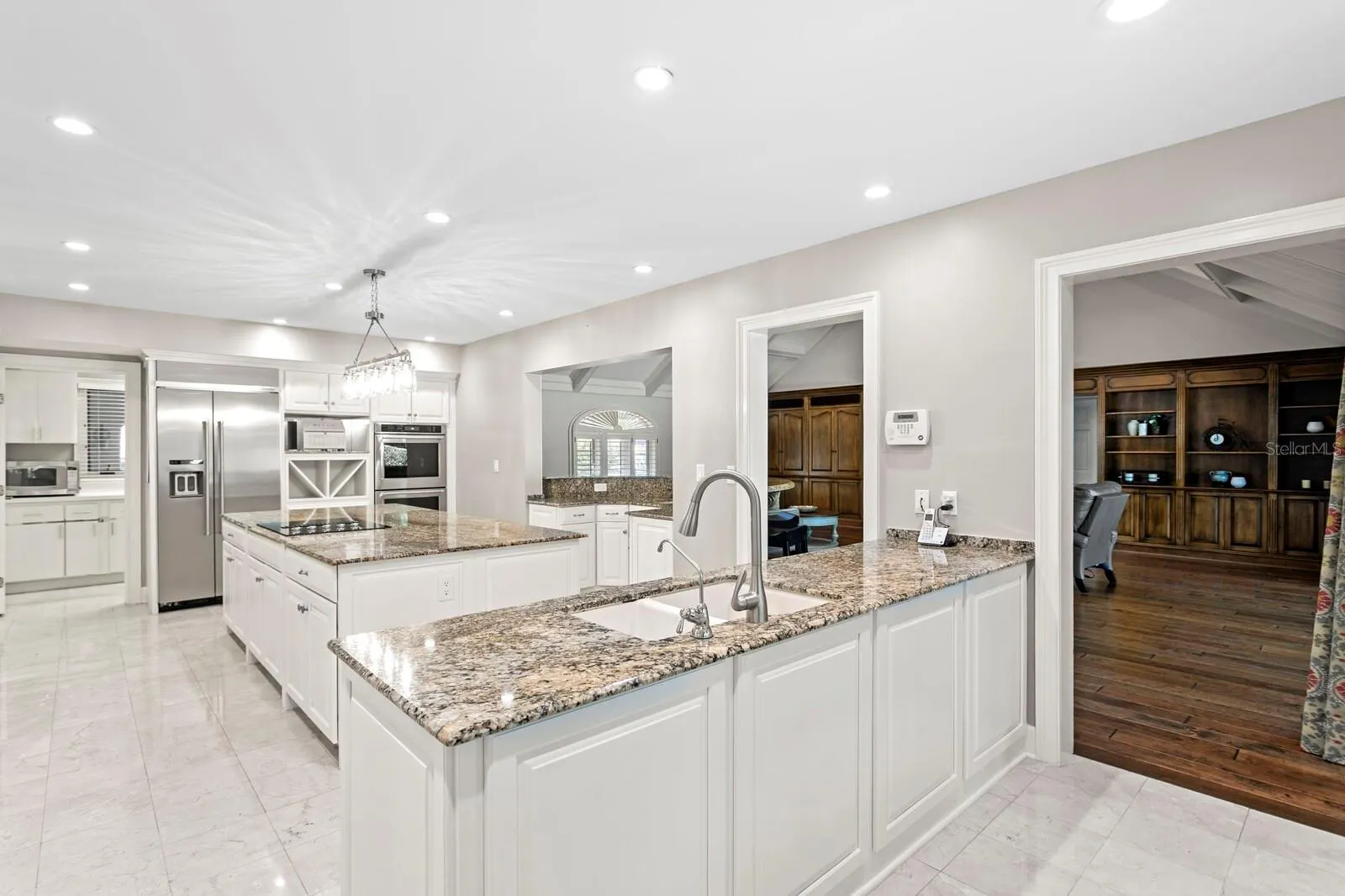6352 W MACLAURIN DR