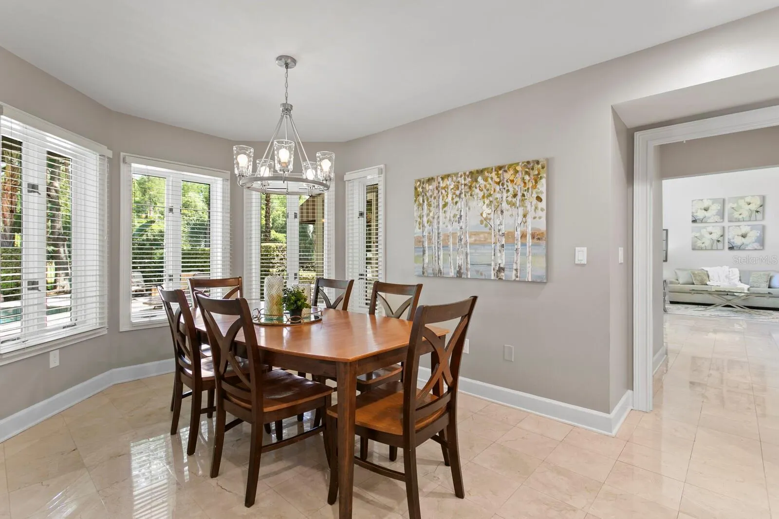 6352 W MACLAURIN DR